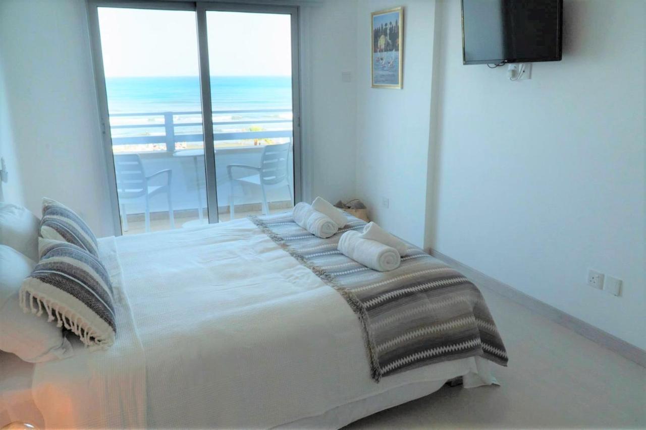 Larnaka Seaview Luxury Suites 外观 照片